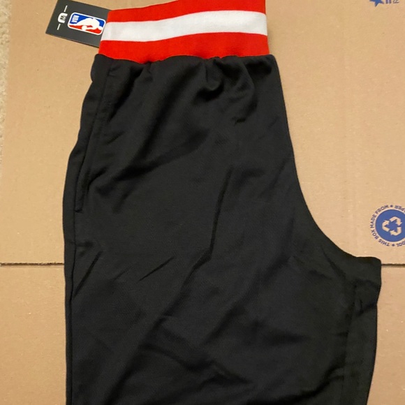 Mens Chicago bulls Shorts NWT - Picture 4 of 6